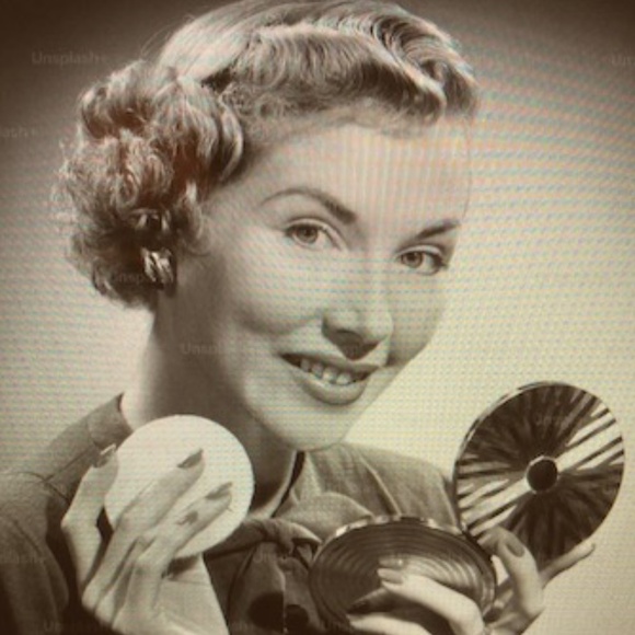 Don't let today be a waste of hair and makeup🫦 - Picture 6 of 14